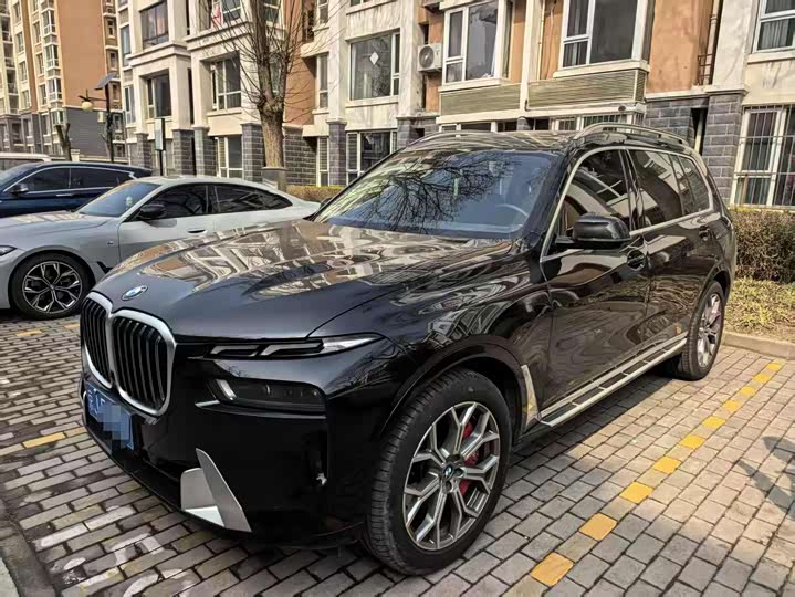 Photo 1 - BMW X7