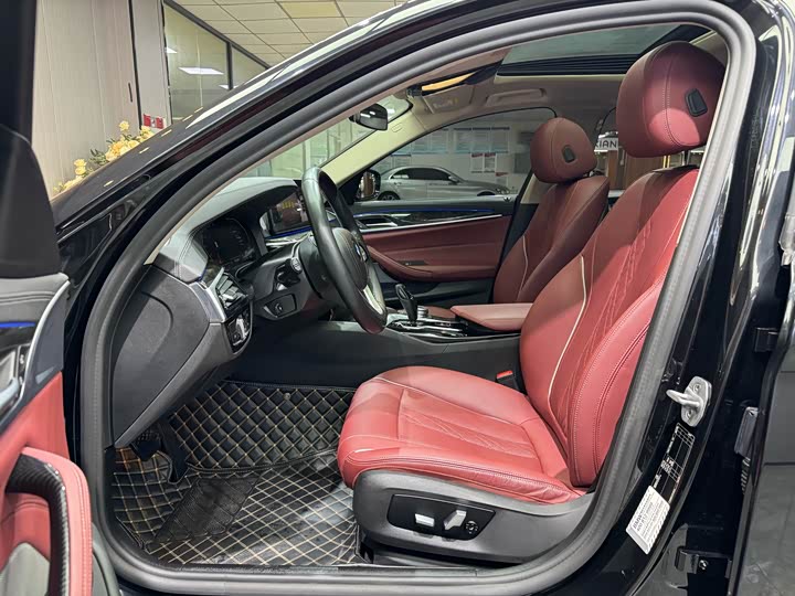 Photo 5 - BMW 5 Series