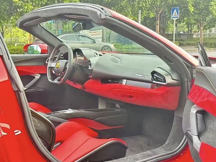 Photo 7 - Ferrari 296