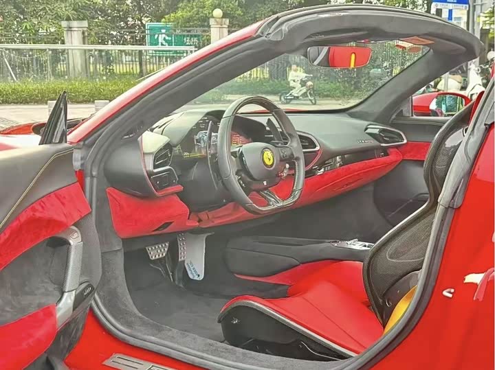 Photo 8 - Ferrari 296