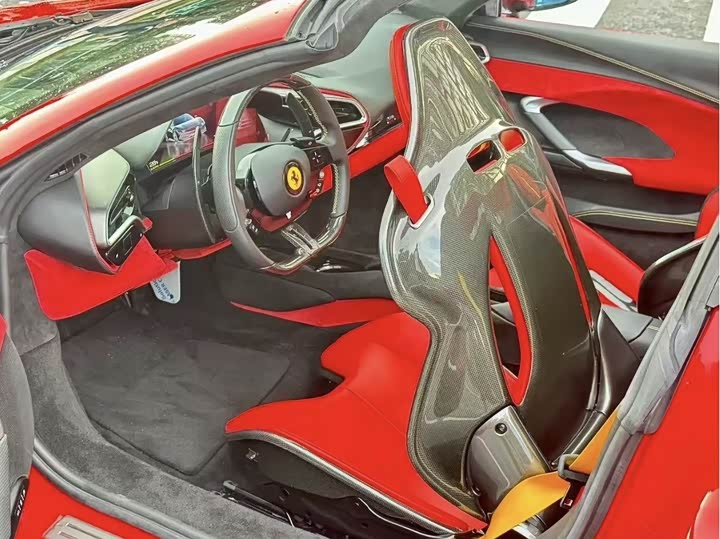 Photo 9 - Ferrari 296