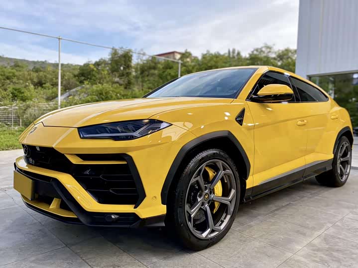 Фото 1 - Lamborghini Urus