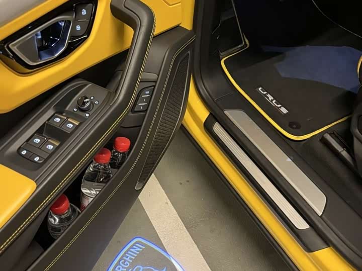 Фото 7 - Lamborghini Urus