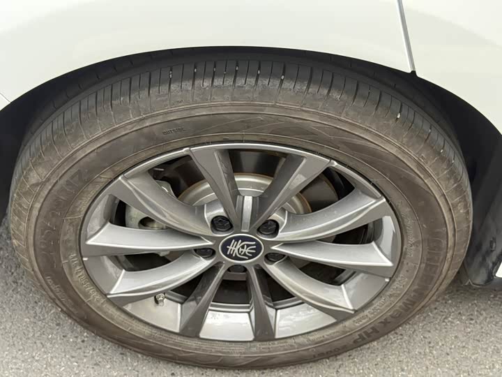 Фото 8 - BYD Qin L