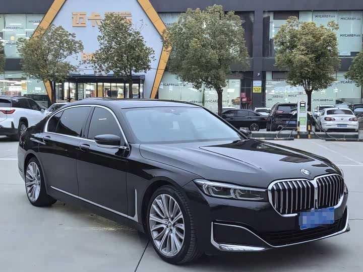Фото 3 - BMW 7 Series