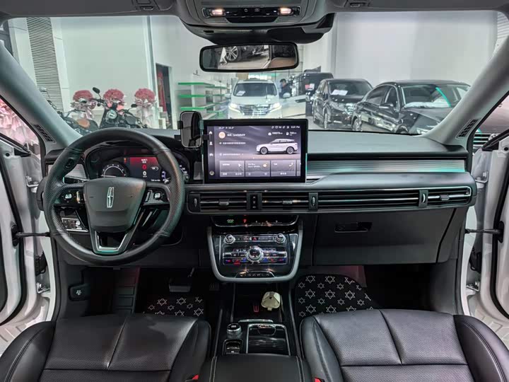 Фото 9 - Lincoln Corsair