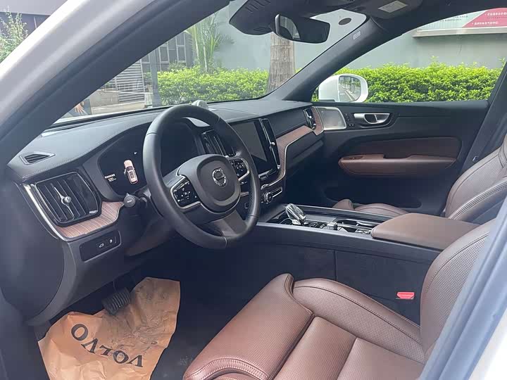 Фото 6 - Volvo XC60 Hybrid