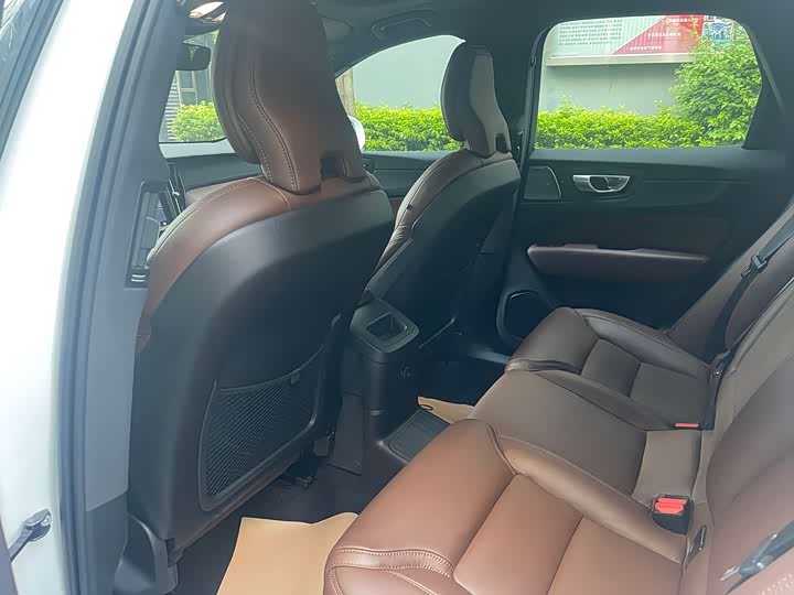 Фото 7 - Volvo XC60 Hybrid