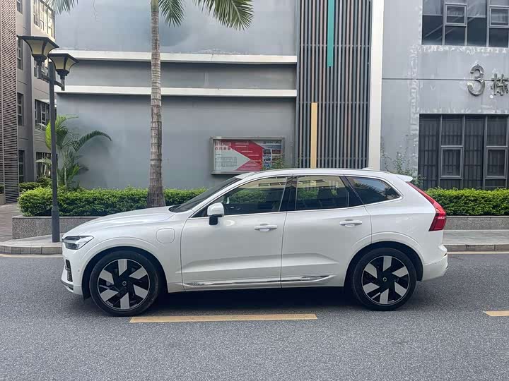 Фото 9 - Volvo XC60 Hybrid