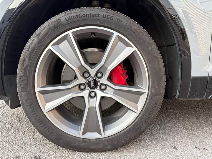 Фото 8 - Audi Q5L Sportback