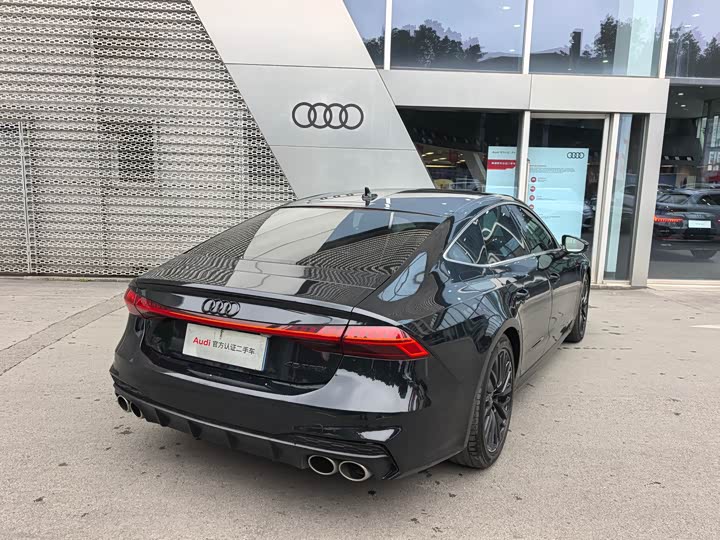 Фото 5 - Audi A7