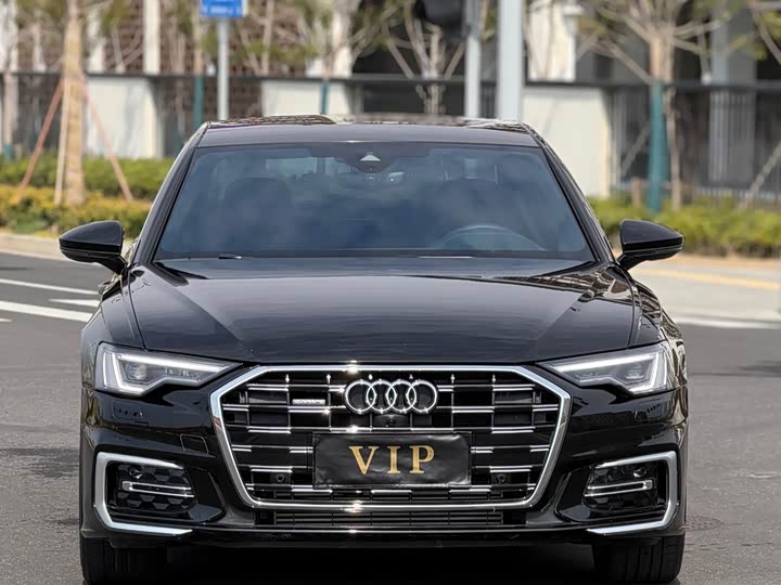 Фото 2 - Audi A6L