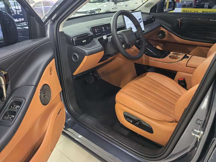 Фото 4 - GAC Aion V