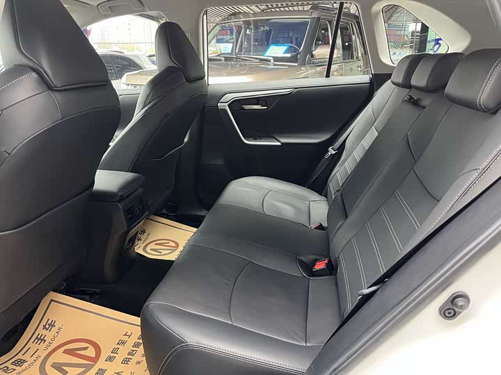 Photo 6 - Toyota Wildlander