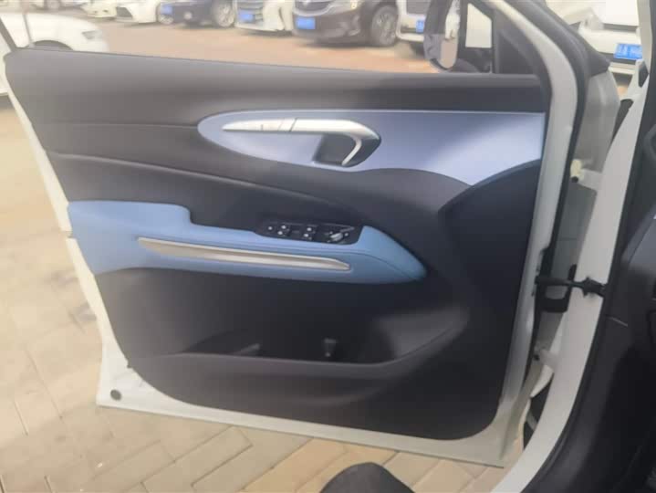 Фото 7 - Bestune T90