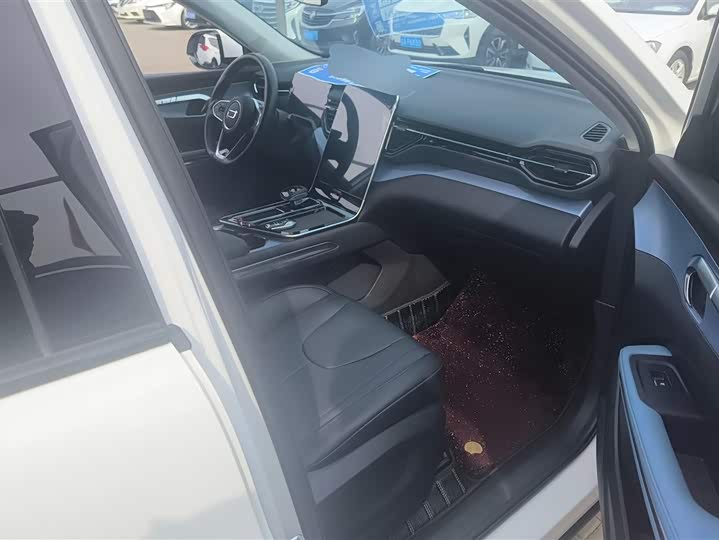 Фото 8 - Bestune T90