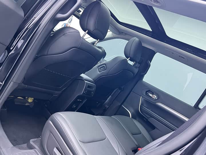 Фото 9 - Jeep Grand Commander