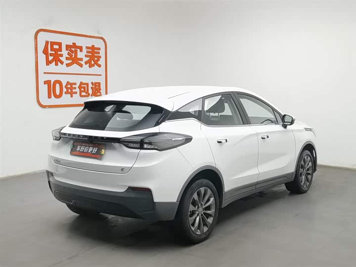 Фото 2 - Geely Geometry C