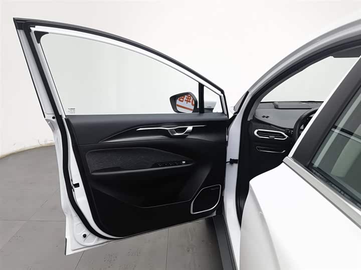 Фото 8 - Geely Geometry C