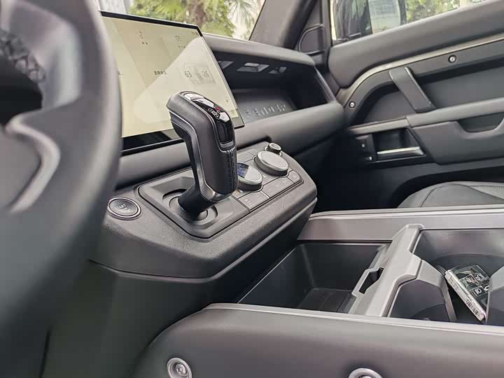 Фото 7 - Land Rover Defender