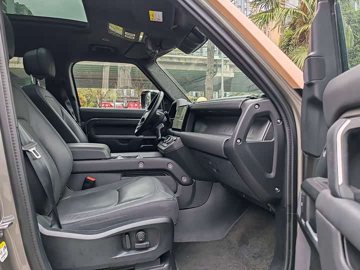 Фото 8 - Land Rover Defender