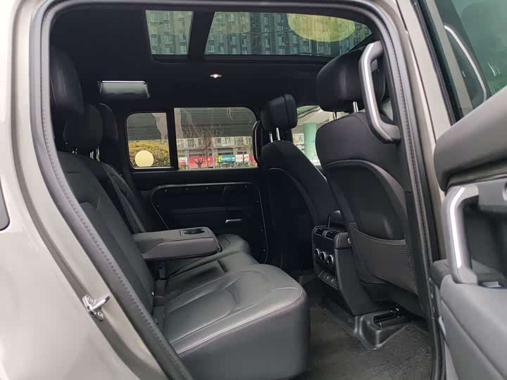 Фото 9 - Land Rover Defender