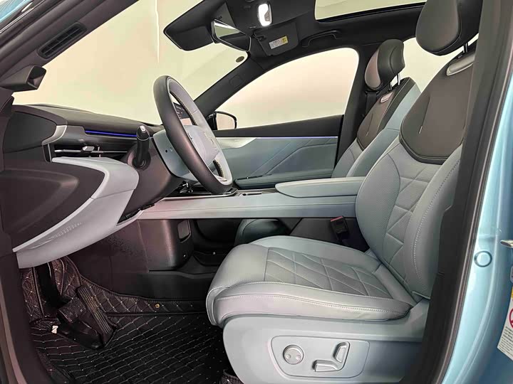 Фото 8 - Changan Deepal S05