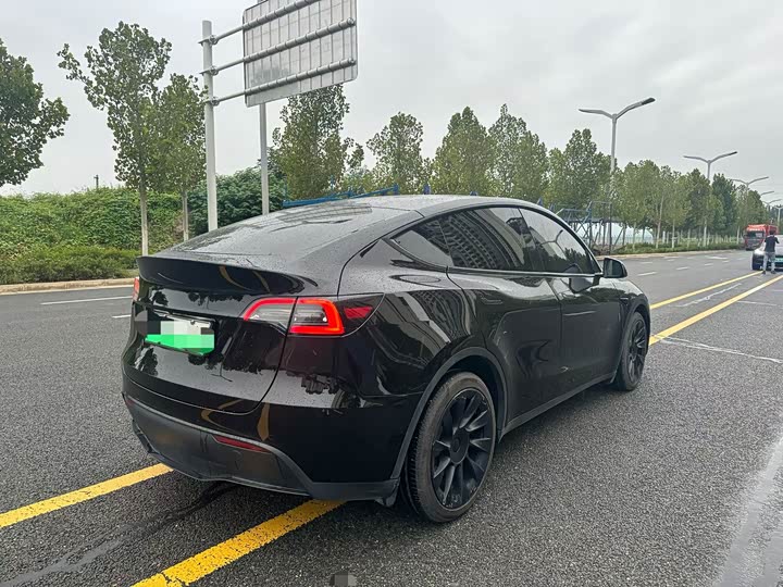 Фото 9 - Tesla Model Y