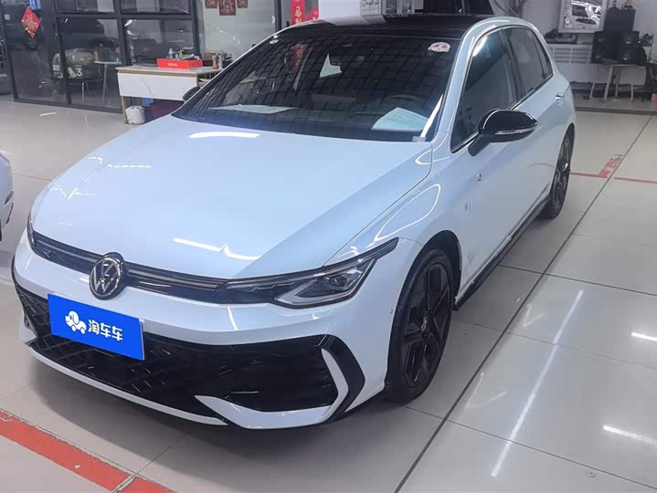 Фото 1 - Volkswagen Golf