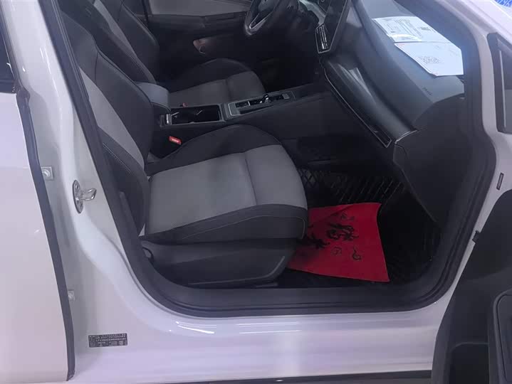 Фото 8 - Volkswagen Golf