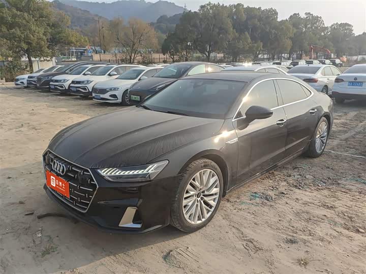Фото 1 - Audi A7L