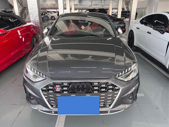 Фото 2 - Audi S4