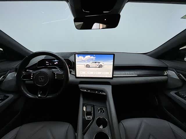 Фото 6 - Zeekr 001