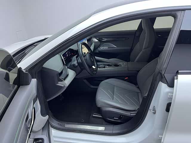 Фото 7 - Zeekr 001