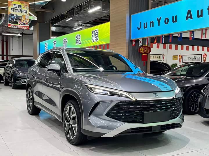 Photo 2 - BYD Song L DM-i Hybrid