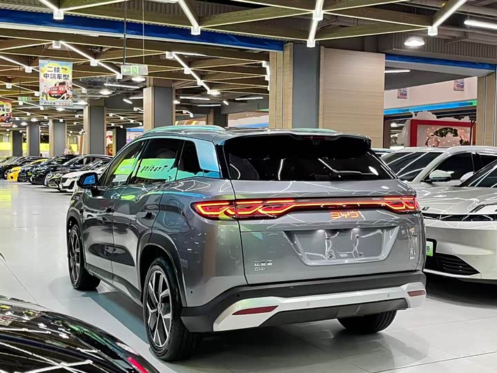 Photo 3 - BYD Song L DM-i Hybrid