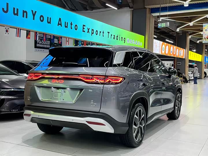 Photo 4 - BYD Song L DM-i Hybrid