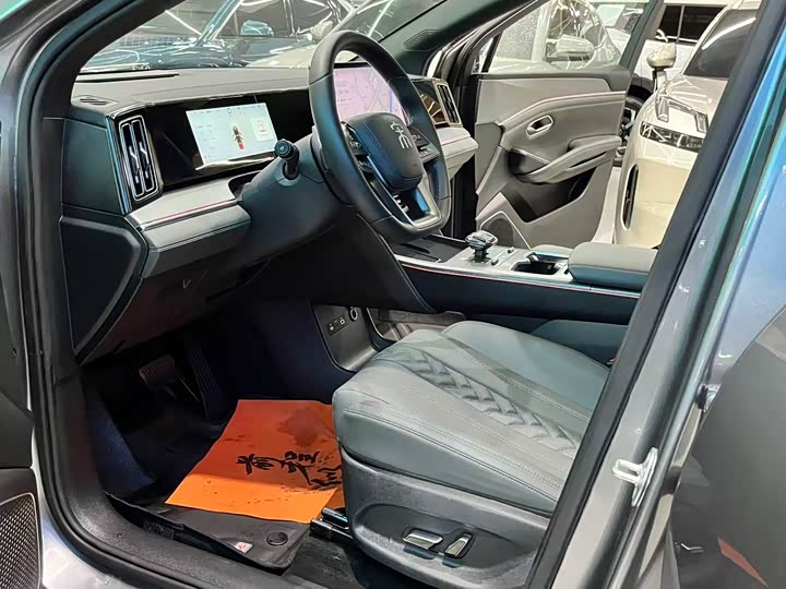 Photo 7 - BYD Song L DM-i Hybrid