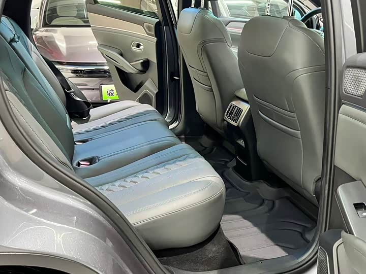 Photo 9 - BYD Song L DM-i Hybrid