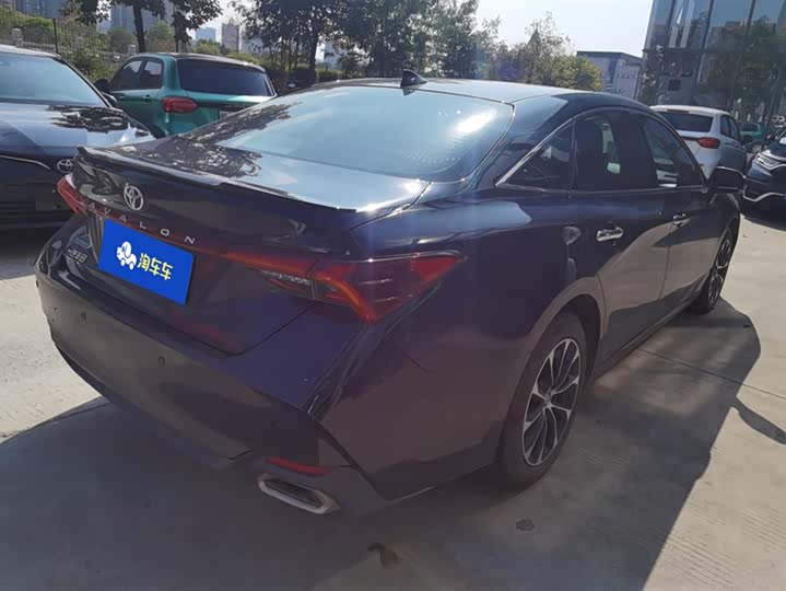 Фото 3 - Toyota Avalon