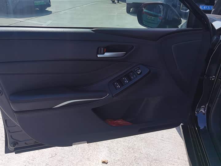 Фото 7 - Toyota Avalon