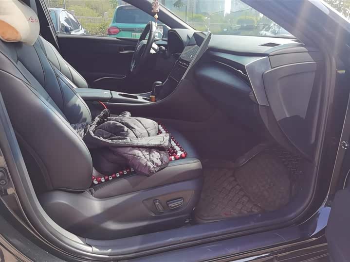 Фото 8 - Toyota Avalon