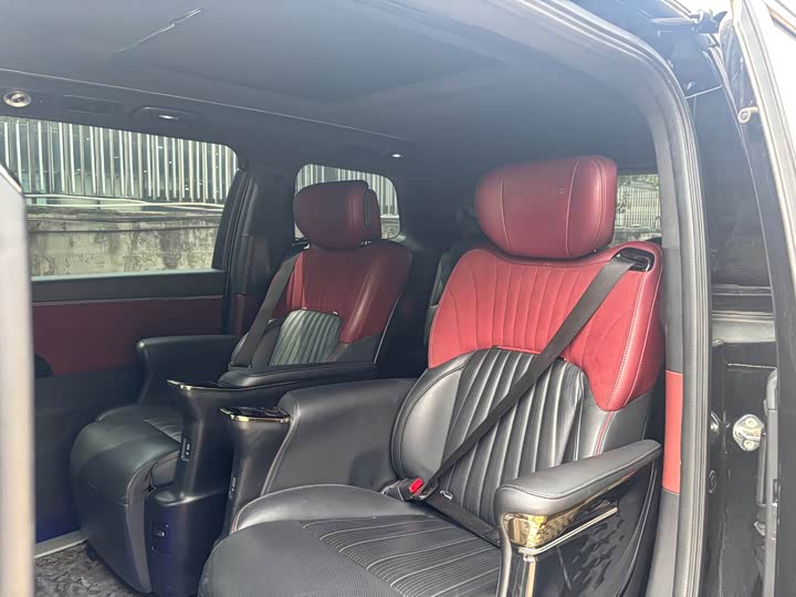 GAC Trumpchi M8 2024 2024款 宗师系列 双擎 至尊版