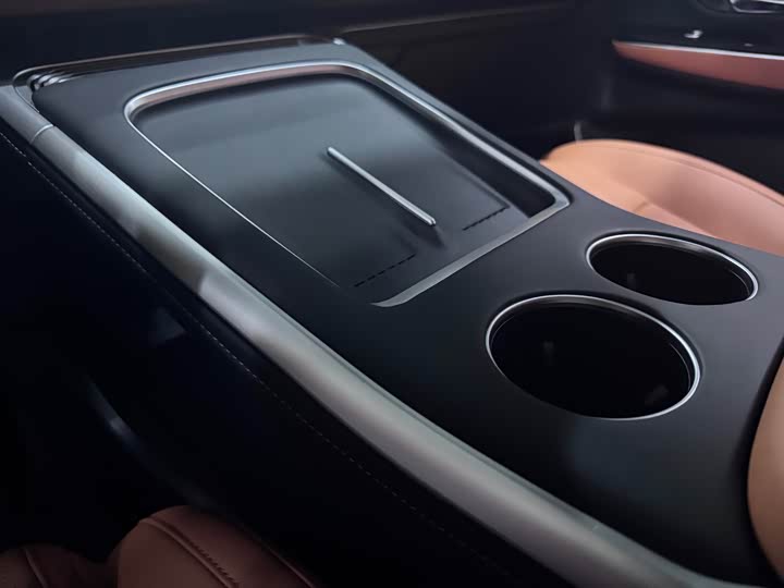 Фото 4 - XPeng G9