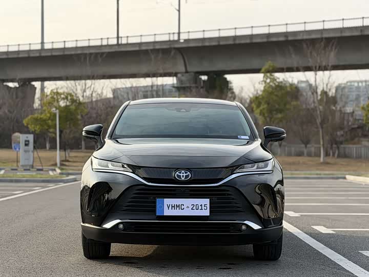 Фото 2 - Toyota Harrier