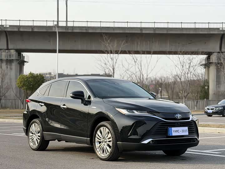 Фото 3 - Toyota Harrier