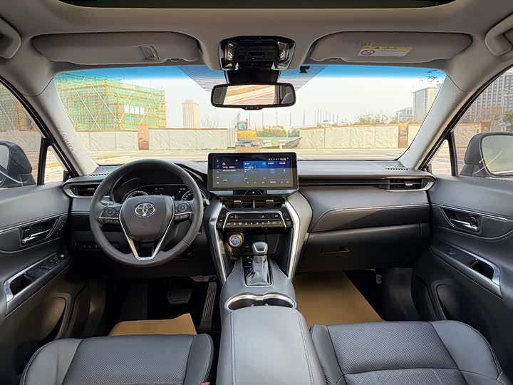 Фото 7 - Toyota Harrier