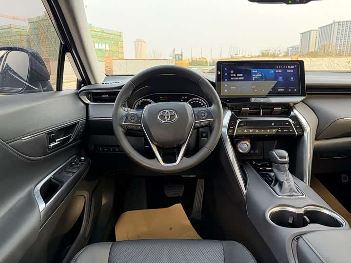 Фото 8 - Toyota Harrier