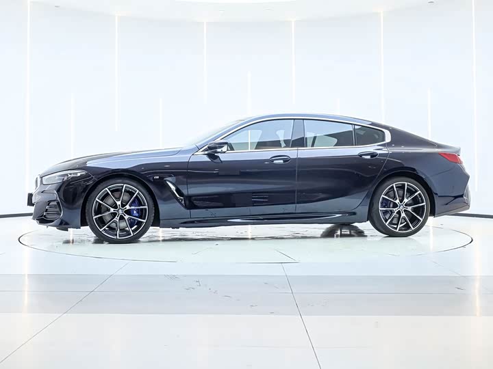 Фото 2 - BMW 8 Series