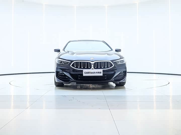 Фото 5 - BMW 8 Series